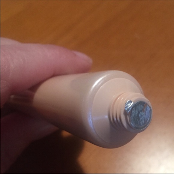 Becca Backlight Priming Filter - Picture 7 of 16